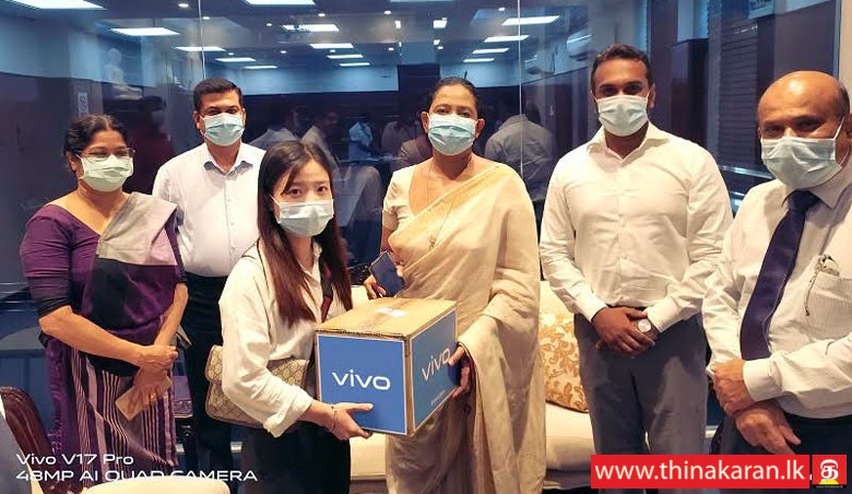Vivo விடமிருந்து ஒரு மில். ரூபா பெறுமதியான முகக்கவசங்கள்-Vivo Handover Rs 1 Million Worth Face Mask to Ministry of Health